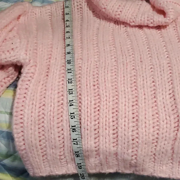 Cuddly soft pink crop sweater - Picture 6 of 8